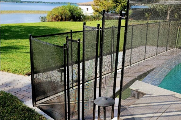 swimming pool fence removable fence with self-closing gate