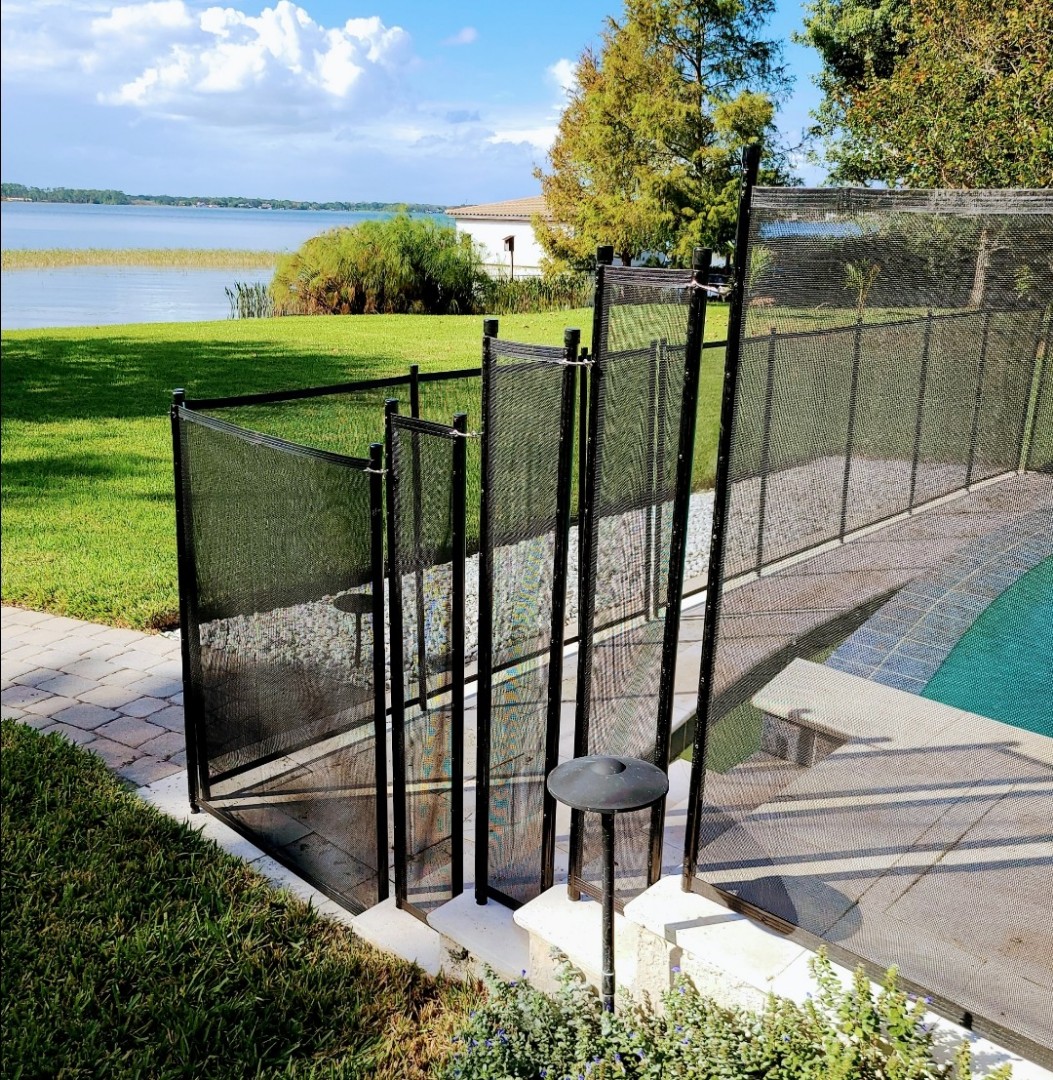 swimming pool fence removable fence with self-closing gate